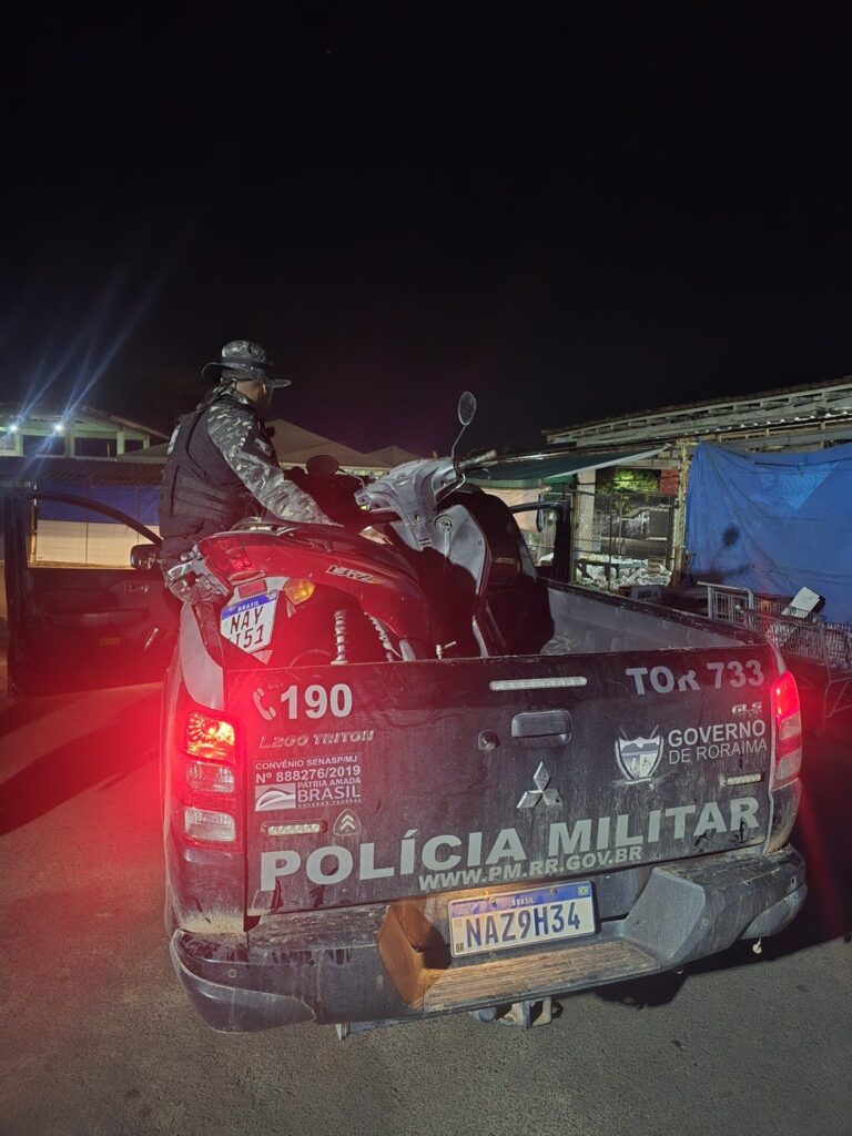 Moto roubada é encontrada na Feira do Produtor